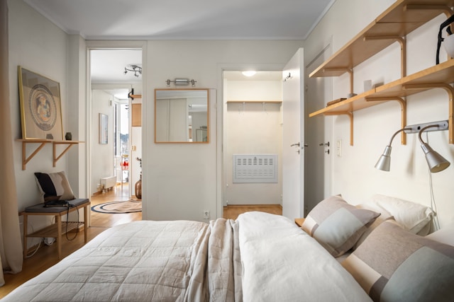 Bright Airbnb bedroom showing how does Airbnb work for short-term stays.